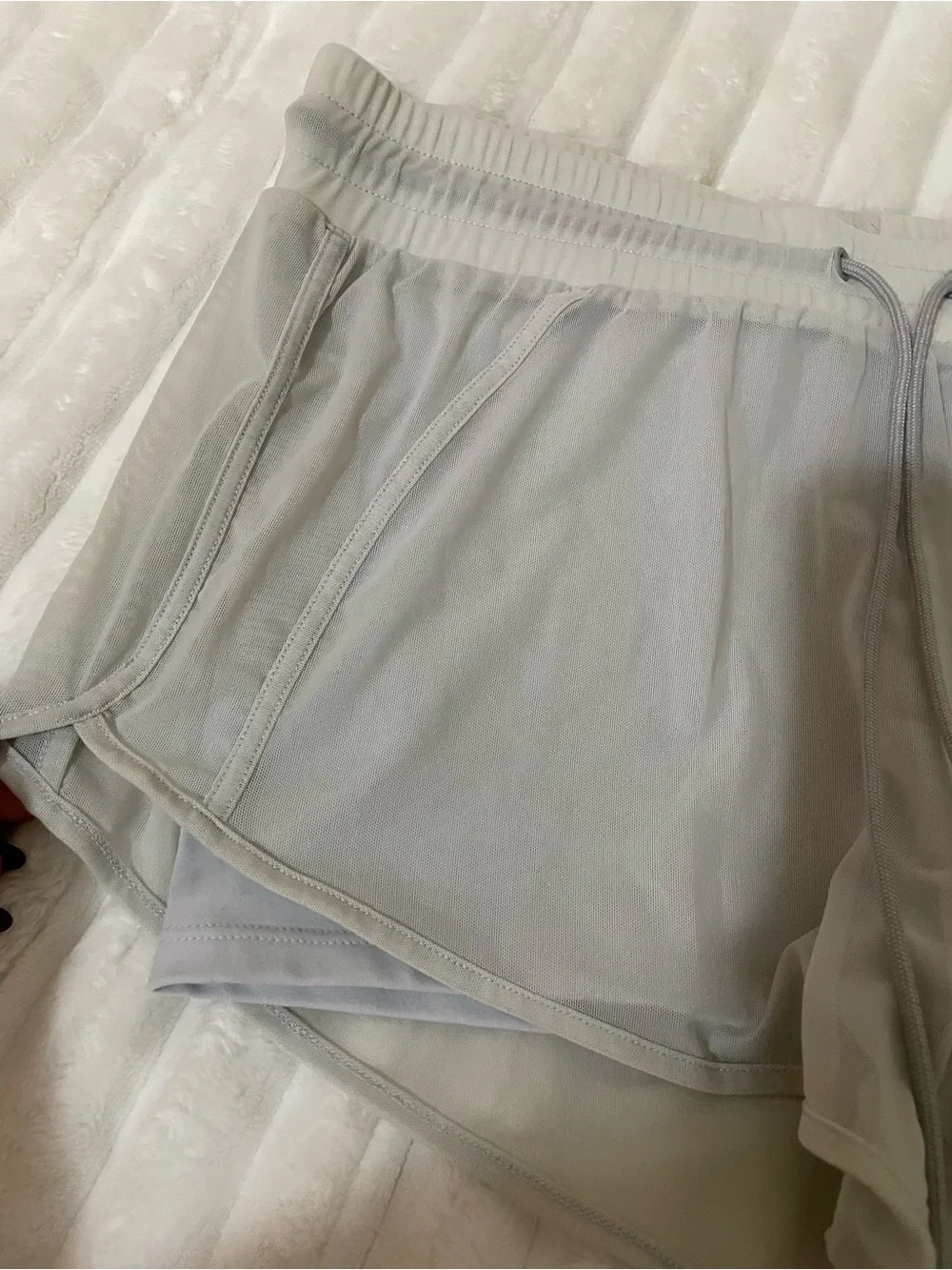 ALO Yoga Women’s White Run Short with Drawstring Waist